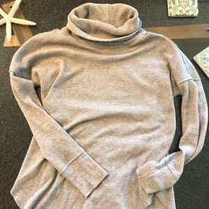 ARITZIA waffle long sleeve turtleneck